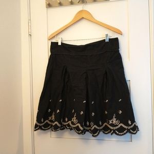 Le Chateau Black Skirt With White Floral Embroidery Hem Size M